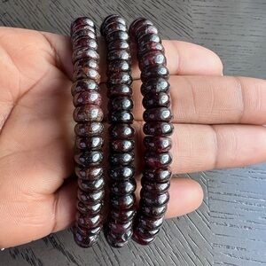 Garnet donut bracelet 6.5’
